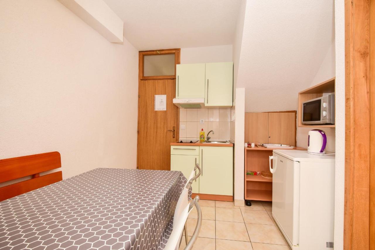 Apartment Mate