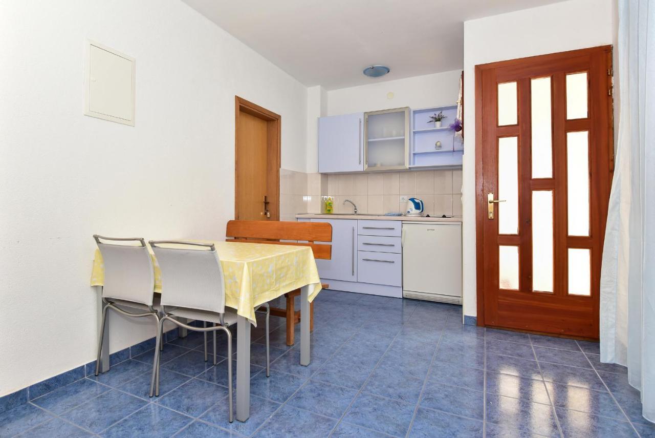 Mate Apartment *
